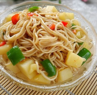 土豆焖面的做法 土豆焖面的做法