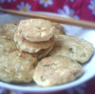 豆腐鸡蛋饼的做法 豆腐鸡蛋饼的做法