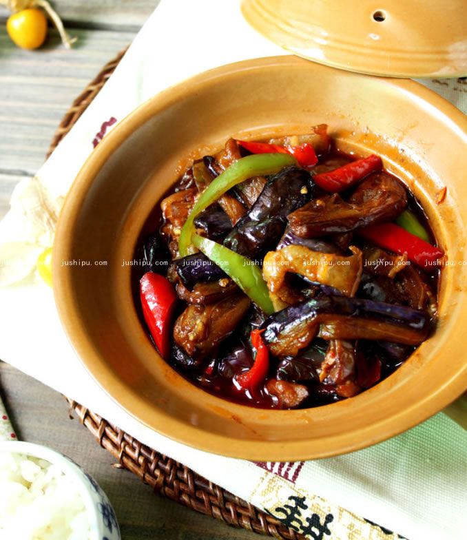 鱼香茄子煲的做法 www.meitianmeiwei.com