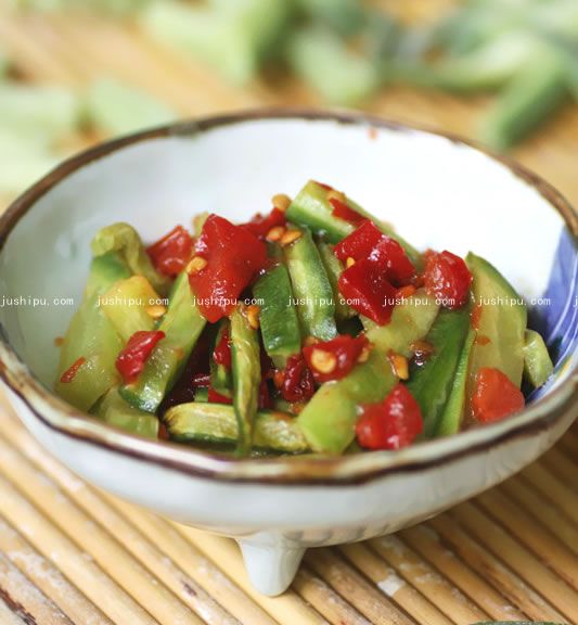 剁椒萝卜干的做法 www.meitianmeiwei.com