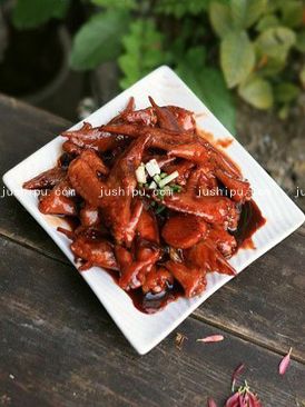 鼦
