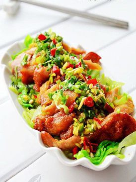 鼦