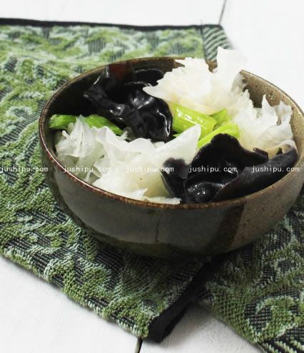椒油双耳的做法 www.meitianmeiwei.com