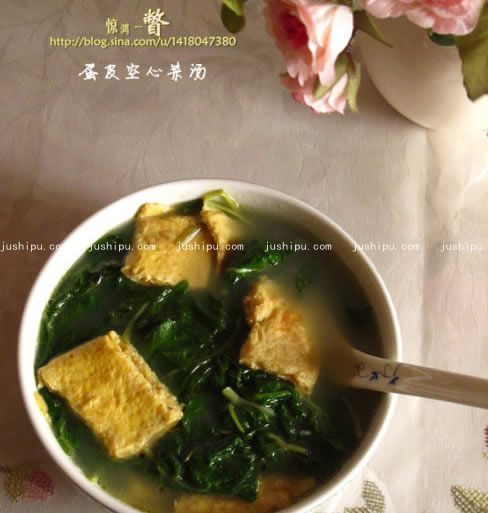 蛋皮空心菜汤的做法 www.meitianmeiwei.com