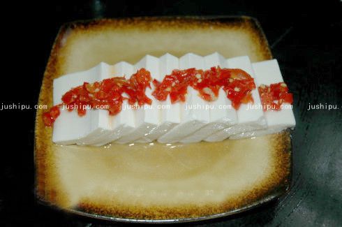 剁椒蒸豆腐的做法 www.meitianmeiwei.com
