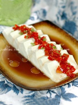 家常菜剁椒蒸豆腐的做法 家常菜剁椒蒸豆腐的做法