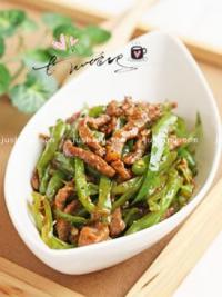 杭椒黑椒汁烩牛柳的做法